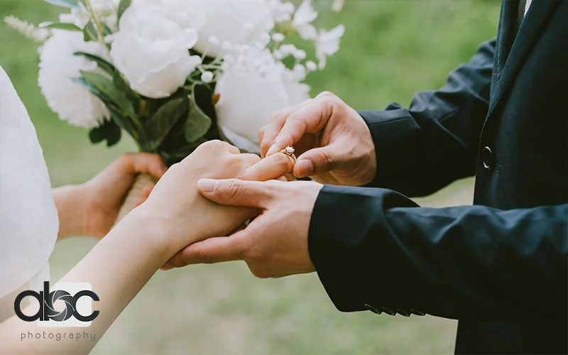 Timeless bridal photo ideas during ring exchange