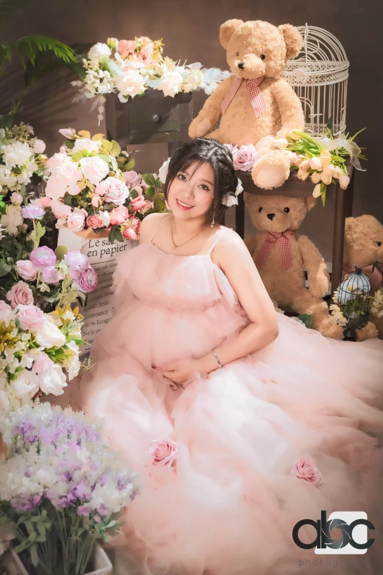 Maternity photoshoot with teddy bears Singapore