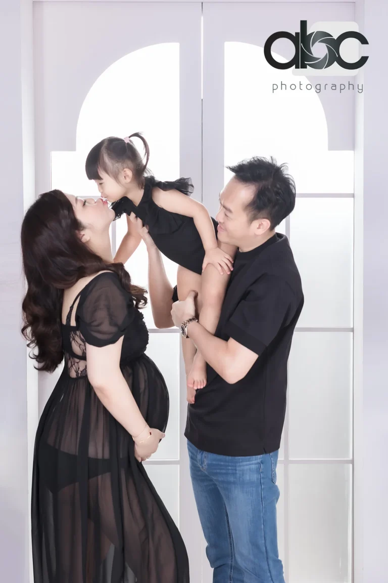 Family maternity photoshoot with baby Singapore