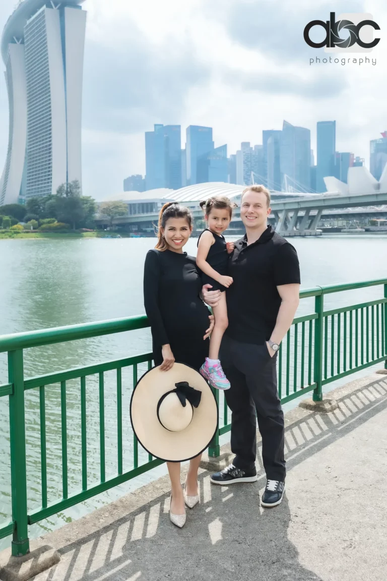 Maternity photoshoot Singapore Marina Bay skyline