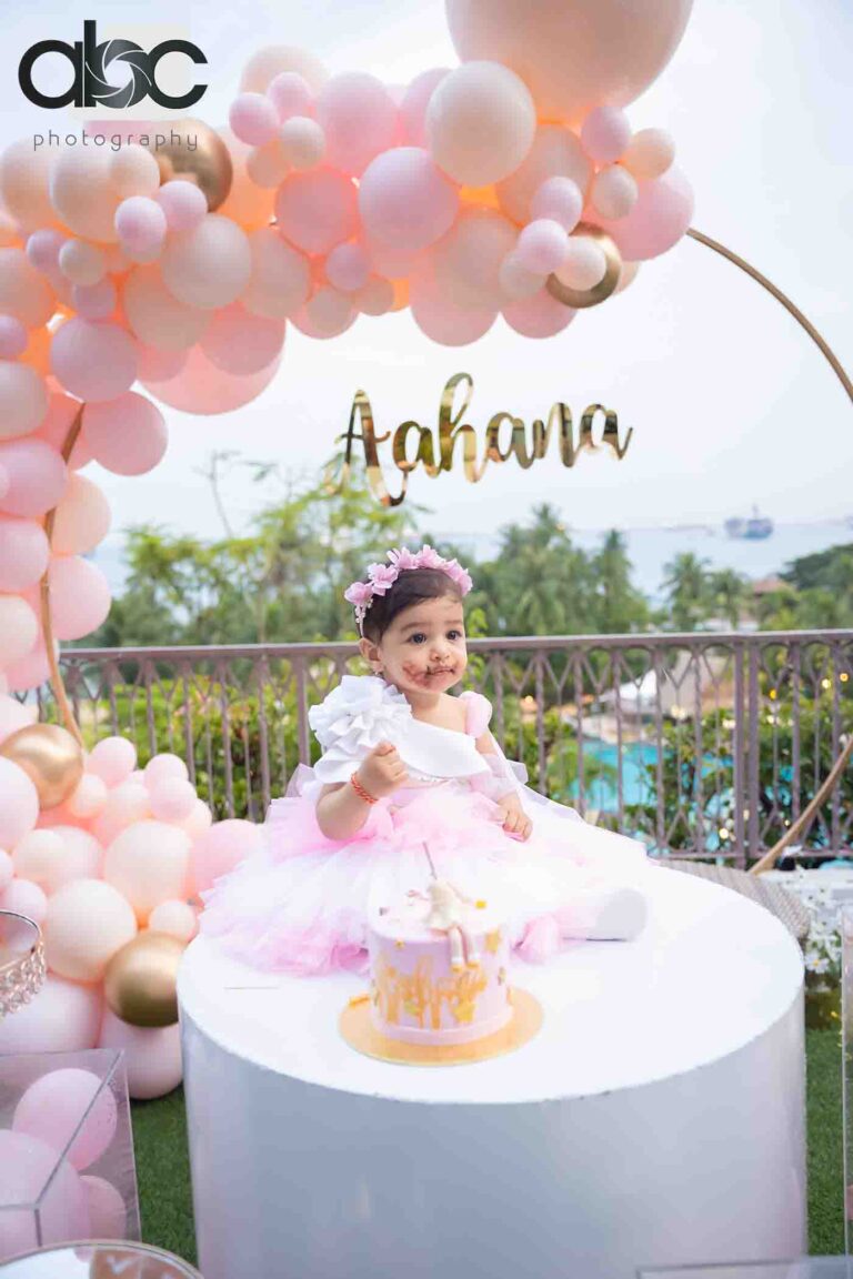 Baby girl birthday photoshoot balloon arch
