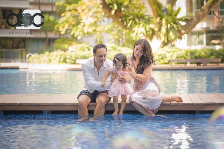 Family photoshoot by Singapore poolside