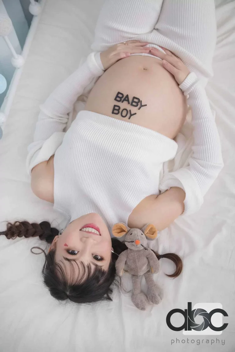 Maternity photoshoot with baby boy message