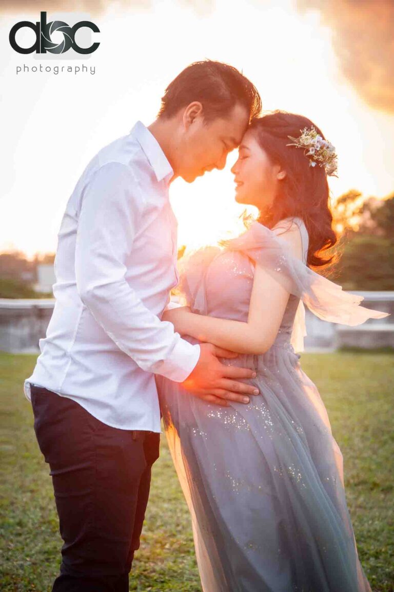Outdoor maternity photoshoot Singapore at sunset